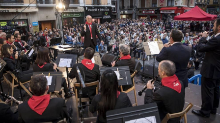 Concierto presanferminero de La Pamplonesa en la plaza Consistorial