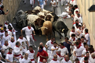 Imágenes exclusivas del primer encierro de 2017 de los fotógrafos de Diario de Navarra.