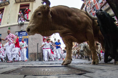 Imágenes exclusivas del primer encierro de 2017 de los fotógrafos de Diario de Navarra.