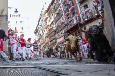 Imágenes exclusivas del primer encierro de 2017 de los fotógrafos de Diario de Navarra.