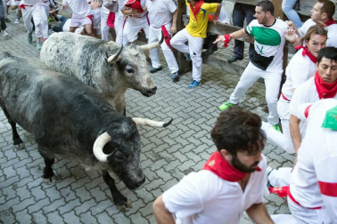 Imágenes exclusivas del primer encierro de 2017 de los fotógrafos de Diario de Navarra.