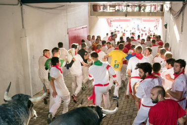 Imágenes exclusivas del primer encierro de 2017 de los fotógrafos de Diario de Navarra.