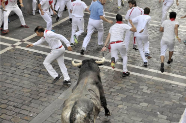 Imágenes exclusivas del primer encierro de 2017 de los fotógrafos de Diario de Navarra.