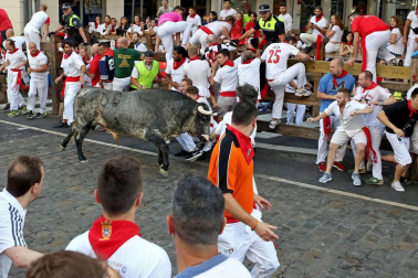 Imágenes exclusivas del primer encierro de 2017 de los fotógrafos de Diario de Navarra.