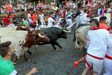 Imágenes exclusivas del primer encierro de 2017 de los fotógrafos de Diario de Navarra.