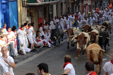 Imágenes exclusivas del primer encierro de 2017 de los fotógrafos de Diario de Navarra.