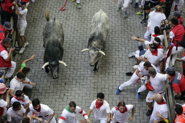 Imágenes exclusivas del primer encierro de 2017 de los fotógrafos de Diario de Navarra.
