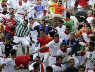 Imágenes exclusivas del primer encierro de 2017 de los fotógrafos de Diario de Navarra.