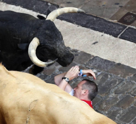 Imágenes exclusivas del primer encierro de 2017 de los fotógrafos de Diario de Navarra.