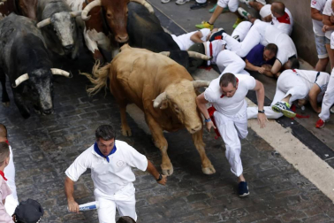 Imágenes exclusivas del primer encierro de 2017 de los fotógrafos de Diario de Navarra.