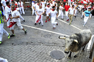 Imágenes exclusivas del primer encierro de 2017 de los fotógrafos de Diario de Navarra.