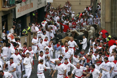 Imágenes exclusivas del primer encierro de 2017 de los fotógrafos de Diario de Navarra.