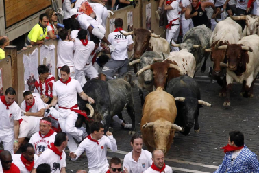 Imágenes exclusivas del primer encierro de 2017 de los fotógrafos de Diario de Navarra.