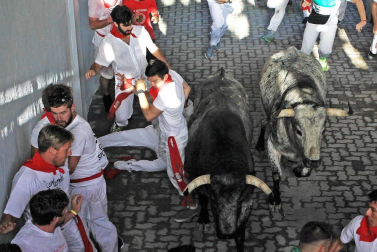 Imágenes exclusivas del primer encierro de 2017 de los fotógrafos de Diario de Navarra.