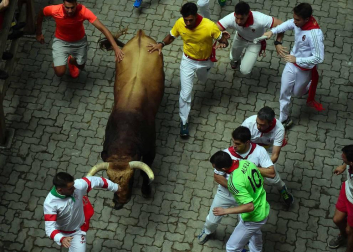 Imágenes del tercer encierro Sanfermines 2017.
