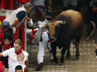 Imágenes del tercer encierro Sanfermines 2017.
