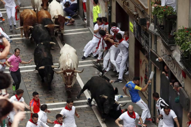 Secuencia de imágenes del susto en la calle Estafeta.