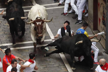 Secuencia de imágenes del susto en la calle Estafeta.