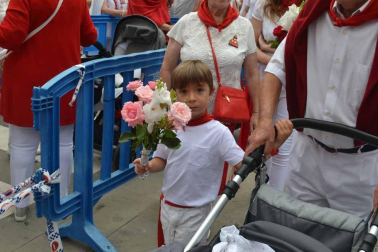 Imágenes de la ofrenda de los niños a San Fermín