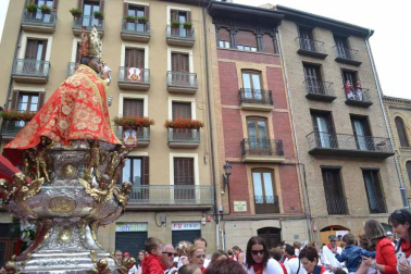 Imágenes de la ofrenda de los niños a San Fermín