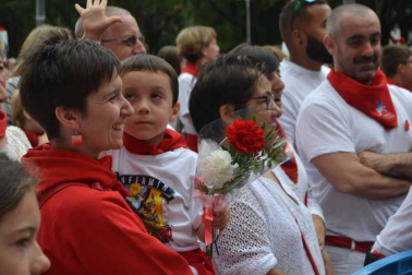 Imágenes de la ofrenda de los niños a San Fermín