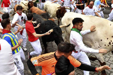 Imágenes del cuarto encierro de San Fermín de Pamplona