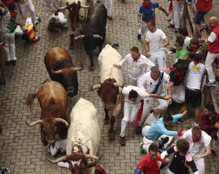 Imágenes del cuarto encierro de San Fermín de Pamplona