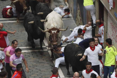 Imágenes del cuarto encierro de San Fermín de Pamplona
