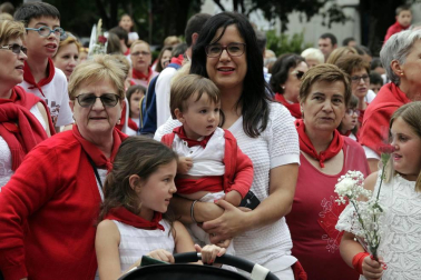 Los Sanfermines son alegría, diversión, camaradería y hospitalidad: comparte con nosotros tus mejores momentos de las fiestas.