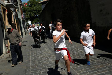 Los Sanfermines son alegría, diversión, camaradería y hospitalidad: comparte con nosotros tus mejores momentos de las fiestas.