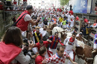 Imágenes del quinto encierro de San Fermín