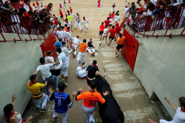 Imágenes del quinto encierro de San Fermín