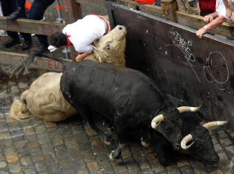 Imágenes del quinto encierro de San Fermín