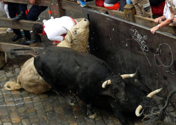 Imágenes del quinto encierro de San Fermín