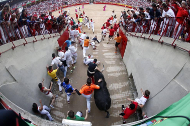 Imágenes del quinto encierro de San Fermín