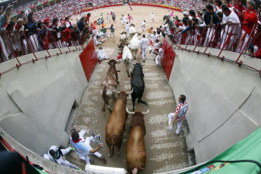 Imágenes del quinto encierro de San Fermín