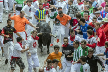 Imágenes del quinto encierro de San Fermín