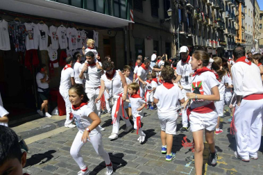 Imágenes del encierro txiki del día 13 de San Fermín