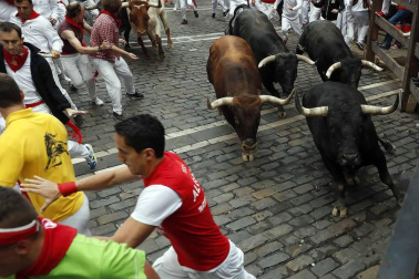 Imágenes del octavo encierro, protagonizado por los Miura