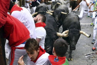 Imágenes del octavo encierro, protagonizado por los Miura