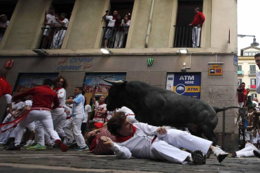 Imágenes del octavo encierro, protagonizado por los Miura