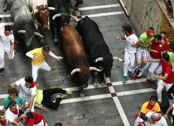 Imágenes del octavo encierro, protagonizado por los Miura