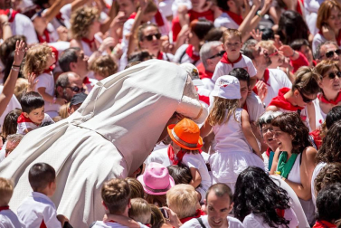 Imágenes de la despedida de los gigantes desde la plaza del Ayuntamiento de Pamplona.