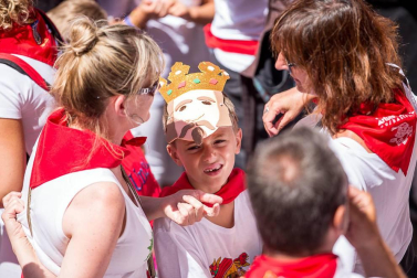 Imágenes de la despedida de los gigantes desde la plaza del Ayuntamiento de Pamplona.