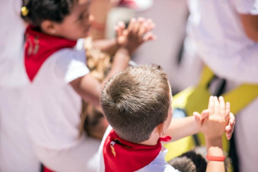 Imágenes de la despedida de los gigantes desde la plaza del Ayuntamiento de Pamplona.