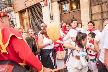 Imágenes de la despedida de los gigantes desde la plaza del Ayuntamiento de Pamplona.