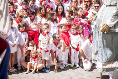 Imágenes de la despedida de los gigantes desde la plaza del Ayuntamiento de Pamplona.