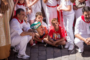 Imágenes de la despedida de los gigantes desde la plaza del Ayuntamiento de Pamplona.