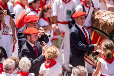 Imágenes de la despedida de los gigantes desde la plaza del Ayuntamiento de Pamplona.