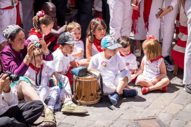 Imágenes de la despedida de los gigantes desde la plaza del Ayuntamiento de Pamplona.